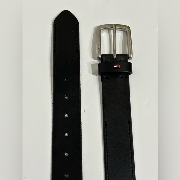 Tommy Hilfiger Genuine Leather Black Belt size 30 - Picture 3 of 4